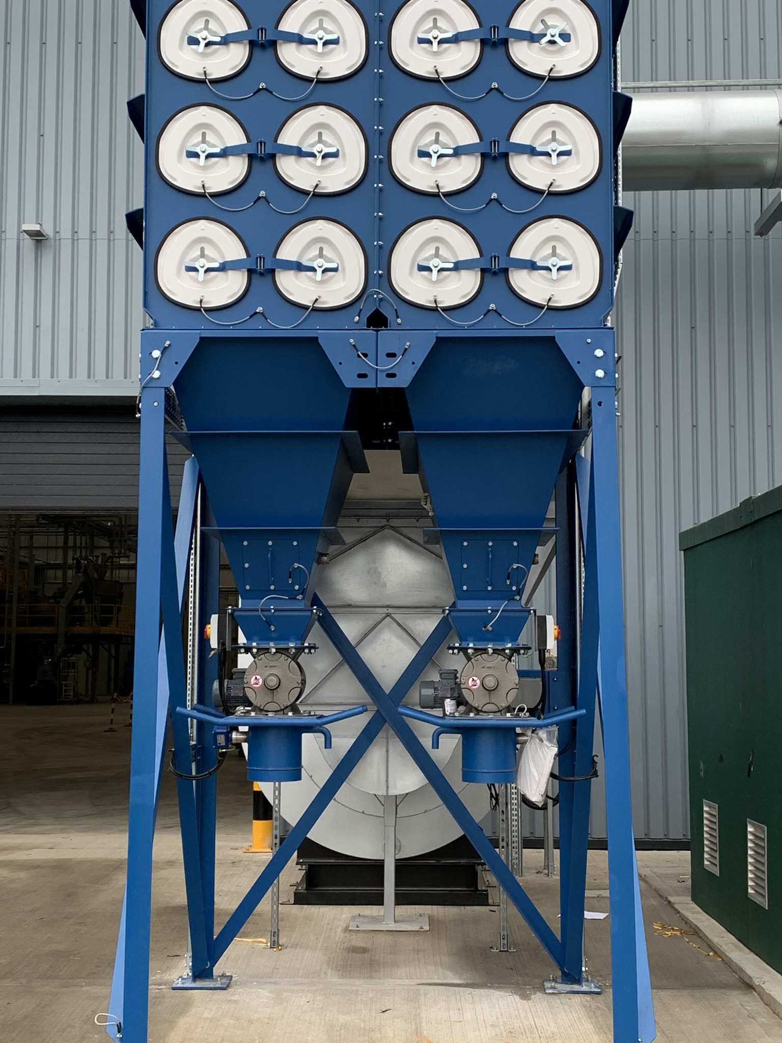 Dust extractor