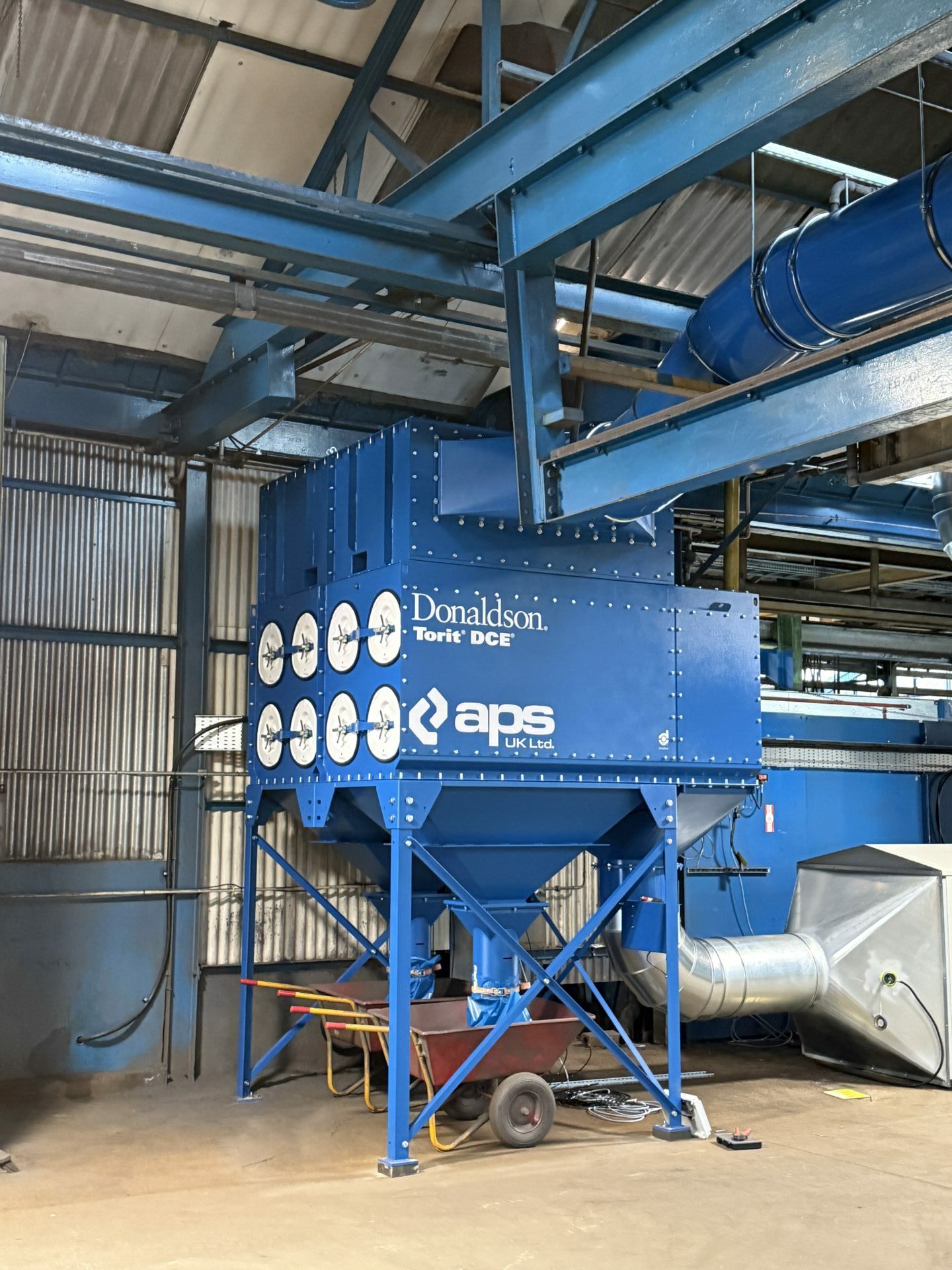 Dust extractor at Bright Steels up close